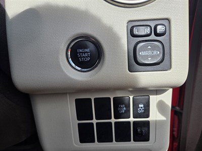 2014 Toyota Porte - Thumbnail