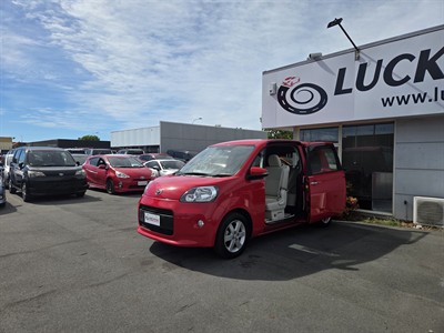 2014 Toyota Porte - Thumbnail