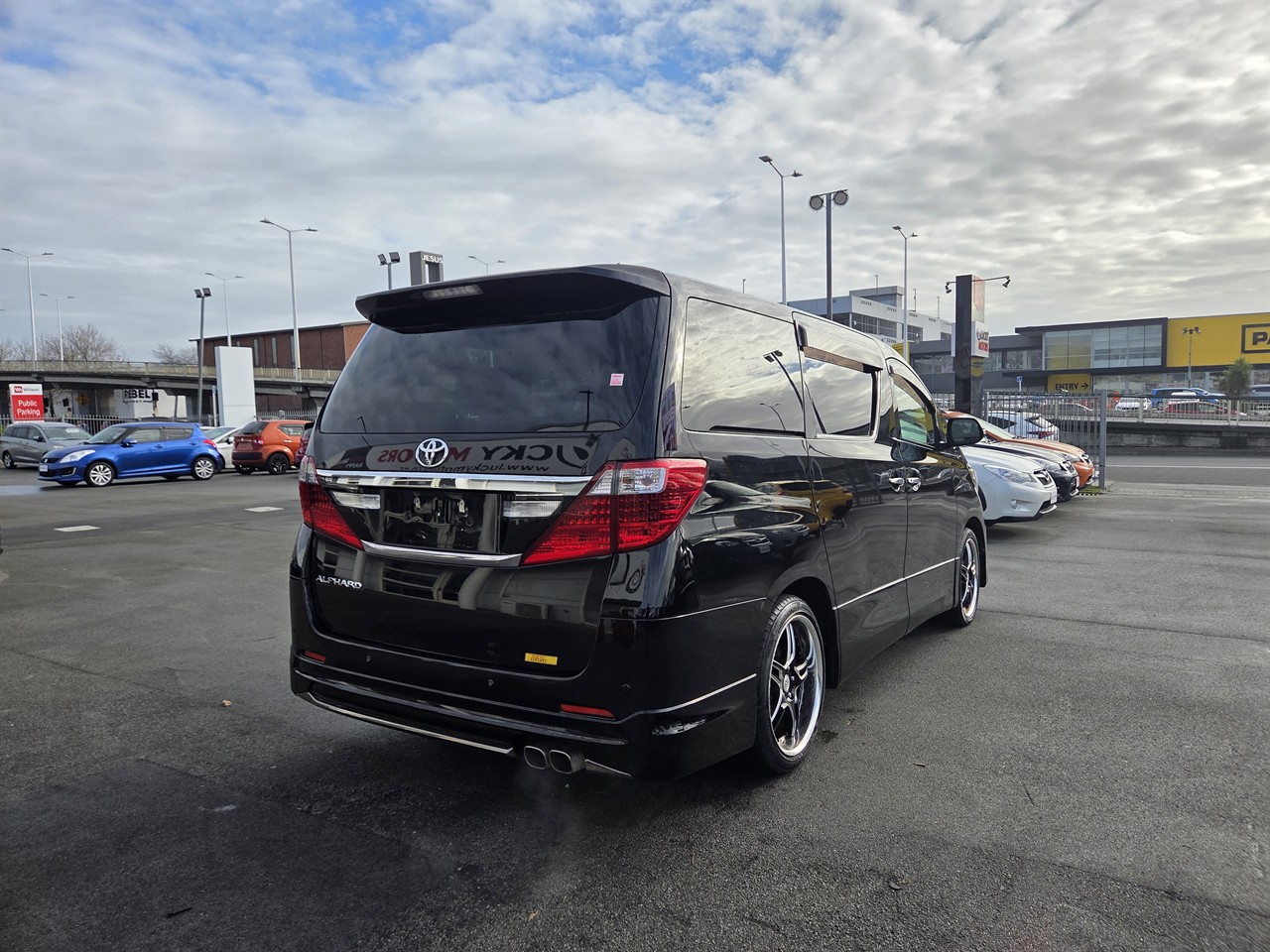 2013 Toyota Alphard