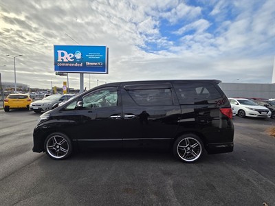 2013 Toyota Alphard - Thumbnail
