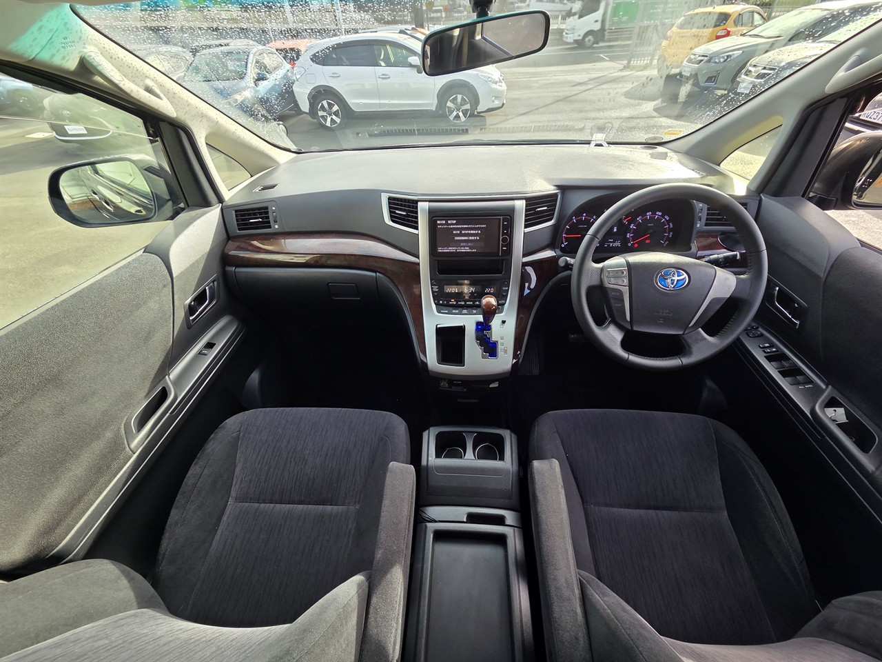 2013 Toyota Alphard