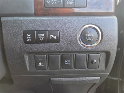2013 Toyota Alphard - Thumbnail