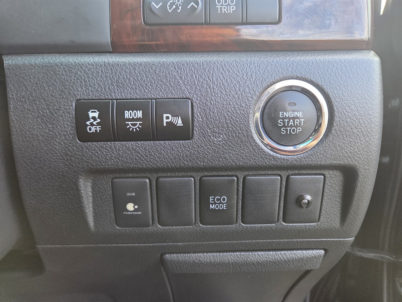 2013 Toyota Alphard
