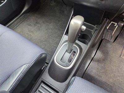 2004 Nissan Tiida - Thumbnail