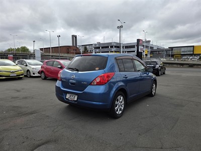 2004 Nissan Tiida - Thumbnail