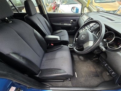 2004 Nissan Tiida - Thumbnail