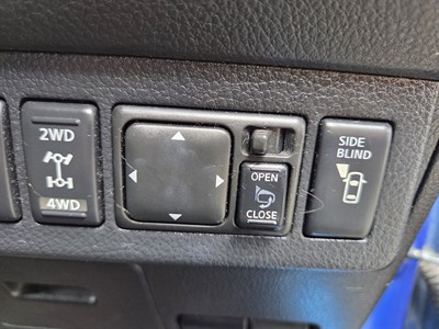 2004 Nissan Tiida - Thumbnail