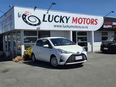 2017 Toyota Vitz - Thumbnail