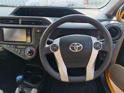 2014 Toyota Aqua - Thumbnail