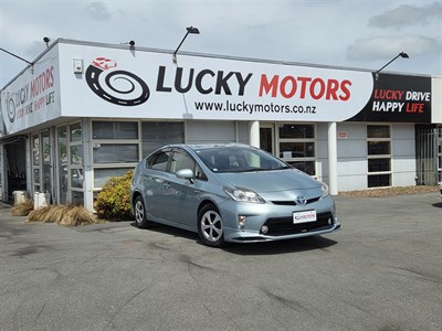 2012 Toyota Prius - Thumbnail