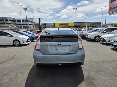 2012 Toyota Prius - Thumbnail