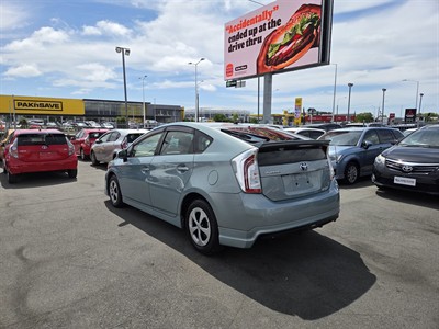 2012 Toyota Prius - Thumbnail