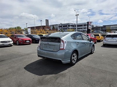 2012 Toyota Prius - Thumbnail