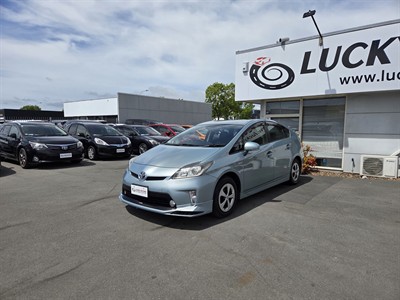 2012 Toyota Prius - Thumbnail