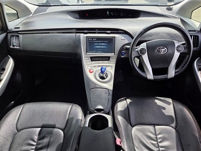 2012 Toyota Prius - Thumbnail
