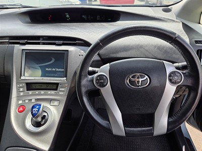 2012 Toyota Prius - Thumbnail