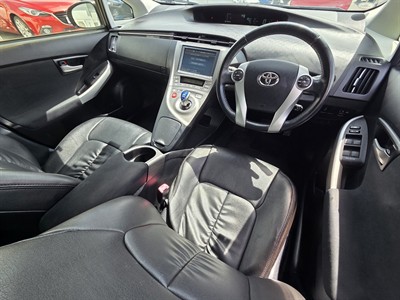 2012 Toyota Prius - Thumbnail