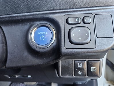 2016 Toyota Aqua - Thumbnail