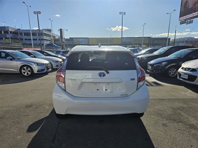 2016 Toyota Aqua - Thumbnail
