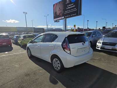 2016 Toyota Aqua - Thumbnail
