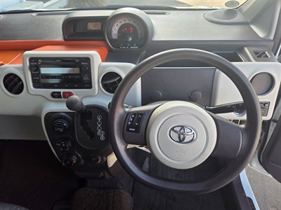 2015 Toyota Spade - Thumbnail