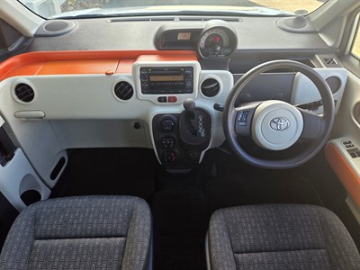 2015 Toyota Spade - Thumbnail