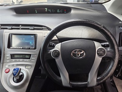 2012 Toyota Prius - Thumbnail
