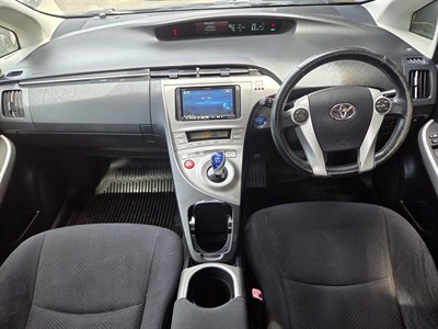 2012 Toyota Prius - Thumbnail