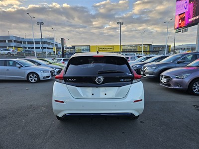 2017 Nissan LEAF - Thumbnail