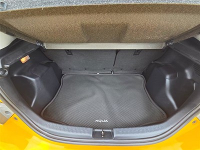 2012 Toyota Aqua - Thumbnail