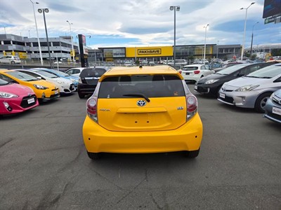 2012 Toyota Aqua - Thumbnail