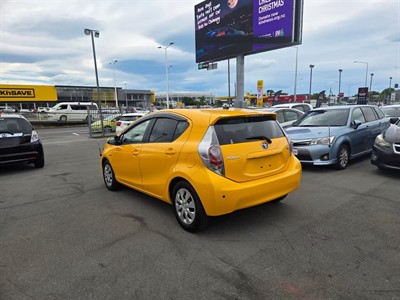 2012 Toyota Aqua - Thumbnail