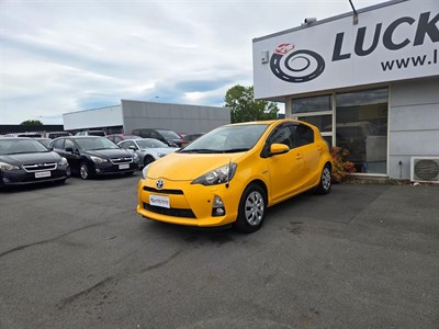 2012 Toyota Aqua - Thumbnail