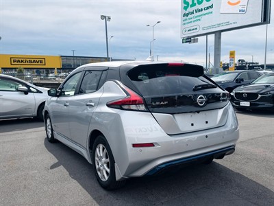 2021 Nissan LEAF - Thumbnail