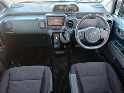 2015 Toyota Porte - Thumbnail