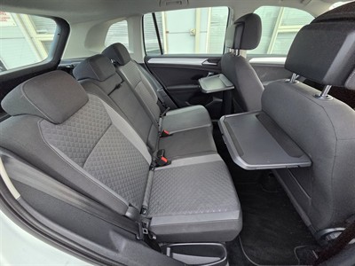 2017 Volkswagen Tiguan - Thumbnail