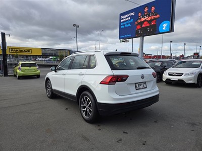 2017 Volkswagen Tiguan - Thumbnail