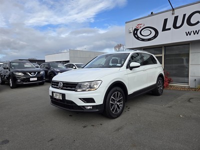 2017 Volkswagen Tiguan - Thumbnail