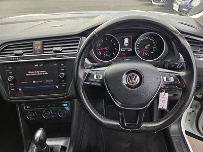 2017 Volkswagen Tiguan - Thumbnail