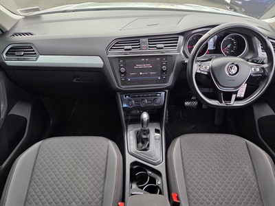 2017 Volkswagen Tiguan - Thumbnail