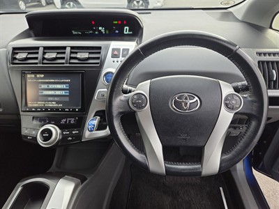 2013 Toyota Prius - Thumbnail