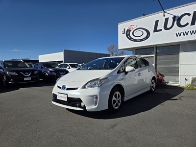 2014 Toyota Prius - Thumbnail