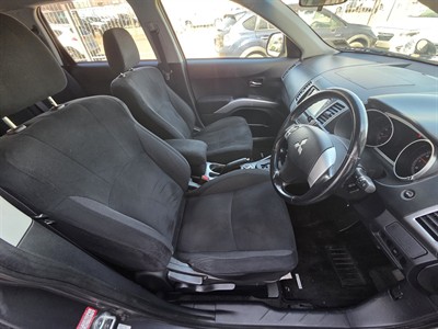 2006 Mitsubishi OUTLANDER - Thumbnail