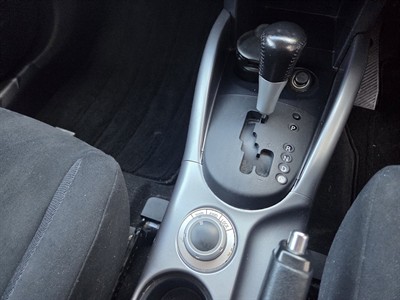 2006 Mitsubishi OUTLANDER - Thumbnail