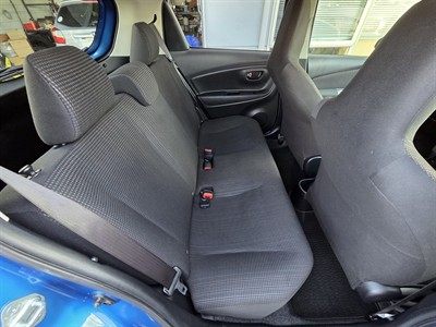 2016 Toyota Vitz - Thumbnail