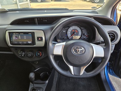 2016 Toyota Vitz - Thumbnail