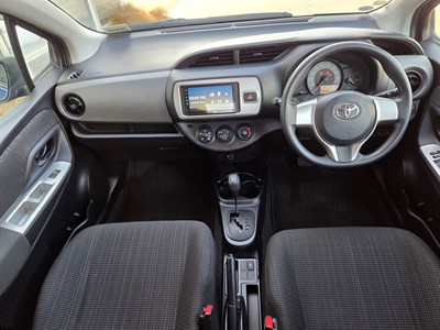 2016 Toyota Vitz - Thumbnail