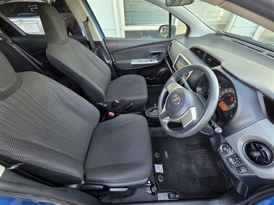 2016 Toyota Vitz - Thumbnail