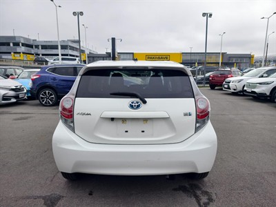 2014 Toyota Aqua - Thumbnail