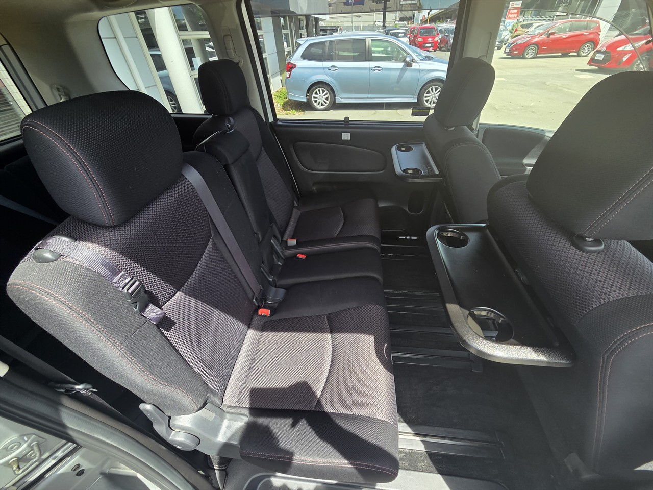 2013 Nissan Serena